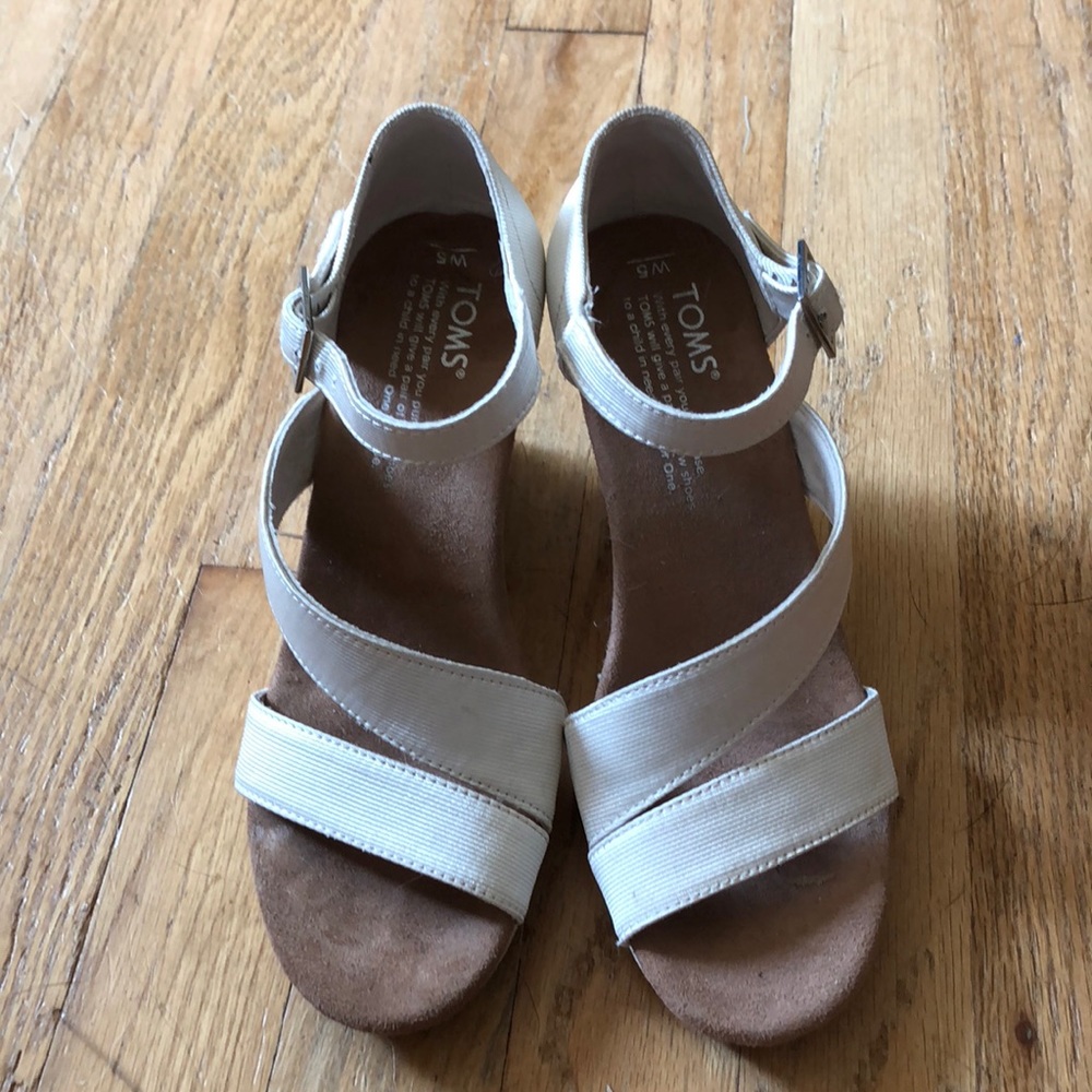 White wedges